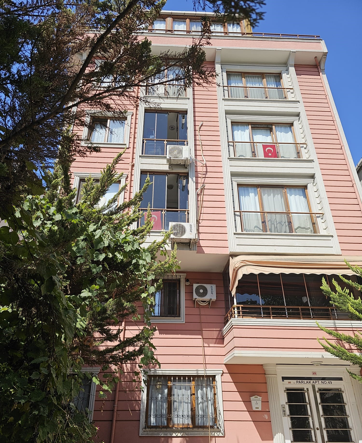 Parlak Apartmanı Ataşehir - Aile Yaşam Alanı